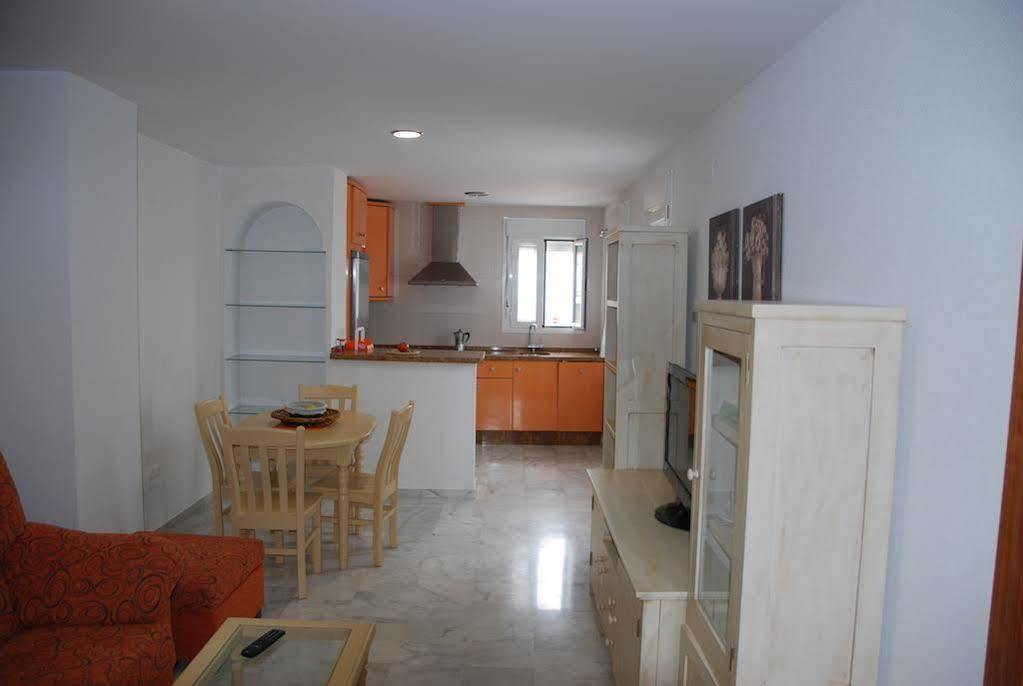 Apartamentos Villas Flamenco Rentals โกนิล เด ลาฟรอนเตรา ภายนอก รูปภาพ