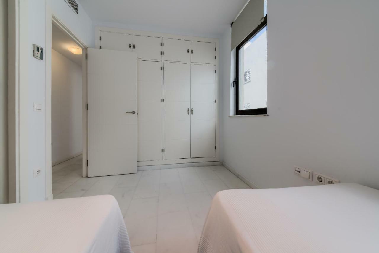 Apartamentos Villas Flamenco Rentals โกนิล เด ลาฟรอนเตรา ภายนอก รูปภาพ