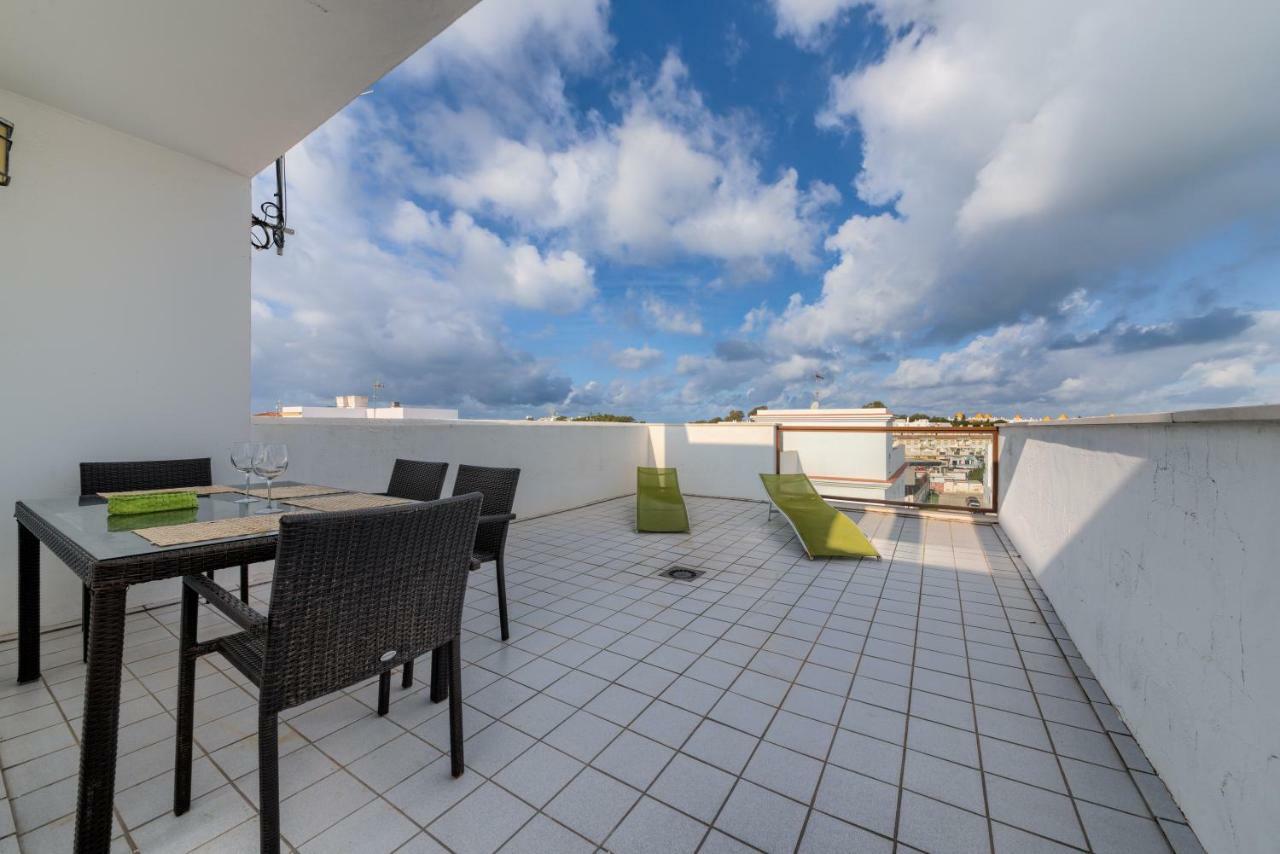 Apartamentos Villas Flamenco Rentals โกนิล เด ลาฟรอนเตรา ภายนอก รูปภาพ