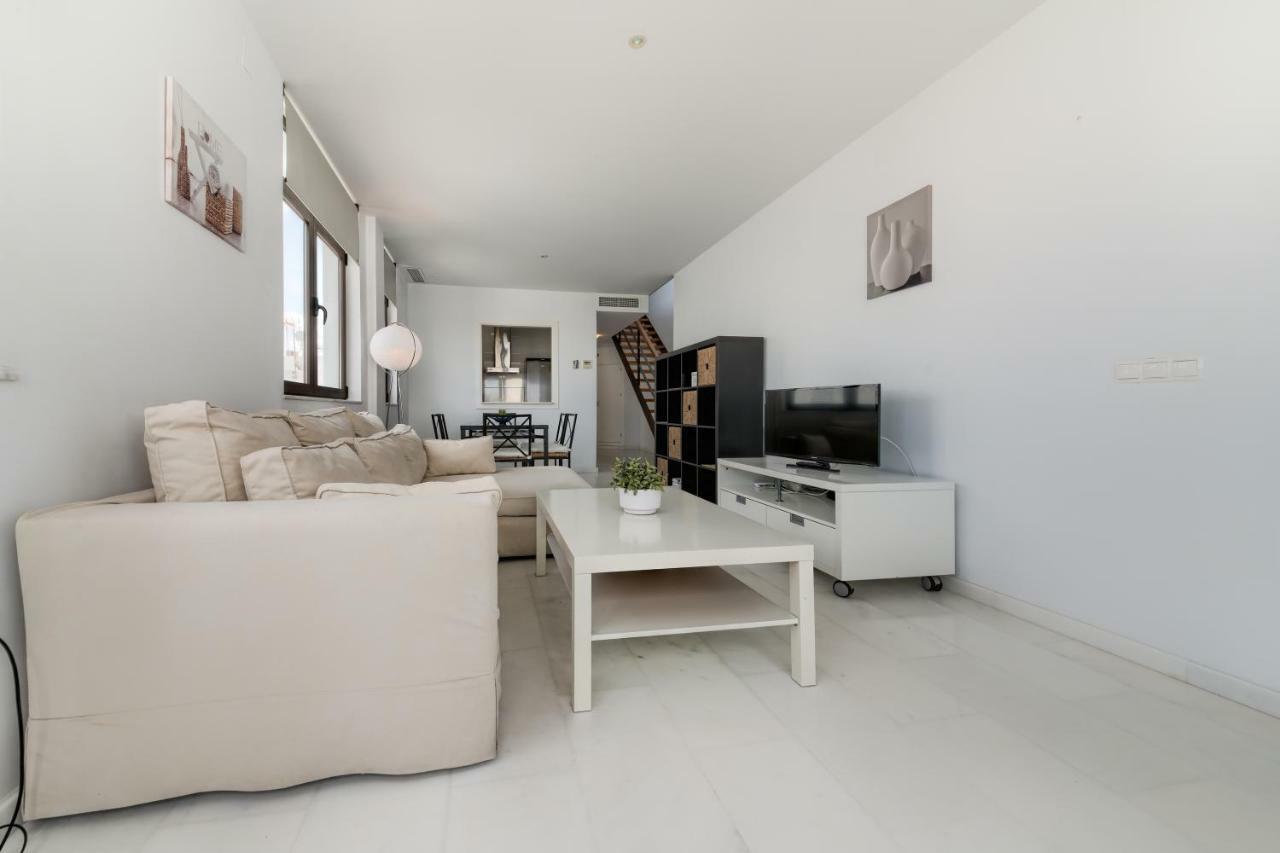 Apartamentos Villas Flamenco Rentals โกนิล เด ลาฟรอนเตรา ภายนอก รูปภาพ