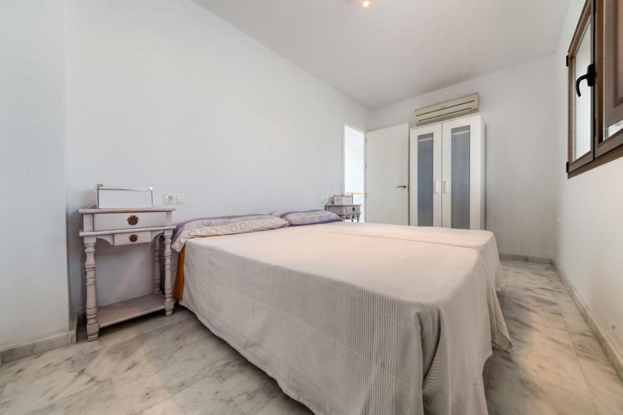 Apartamentos Villas Flamenco Rentals โกนิล เด ลาฟรอนเตรา ภายนอก รูปภาพ