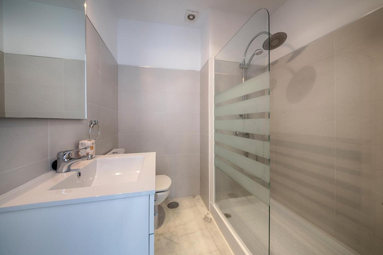 Apartamentos Villas Flamenco Rentals โกนิล เด ลาฟรอนเตรา ภายนอก รูปภาพ