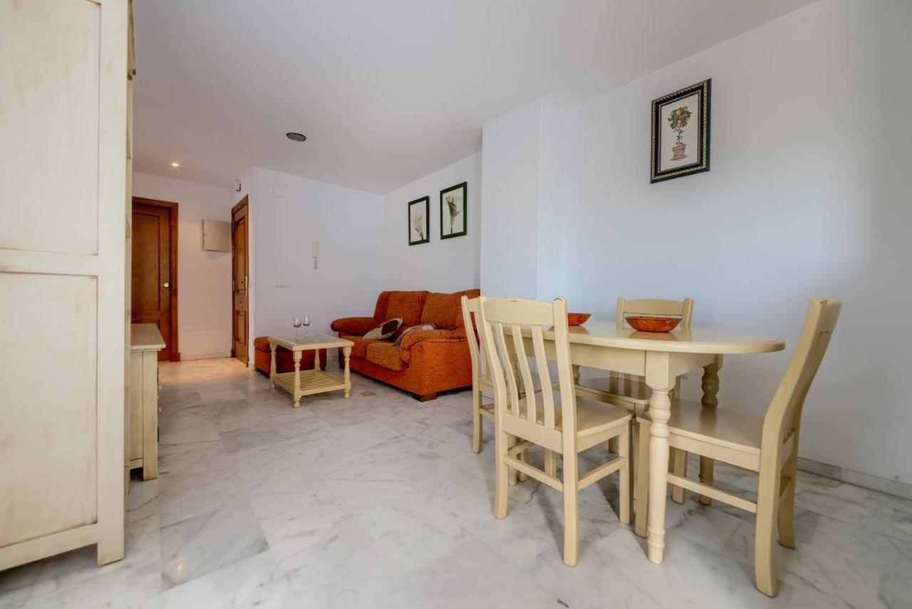 Apartamentos Villas Flamenco Rentals โกนิล เด ลาฟรอนเตรา ภายนอก รูปภาพ