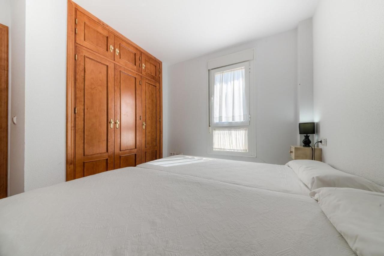 Apartamentos Villas Flamenco Rentals โกนิล เด ลาฟรอนเตรา ภายนอก รูปภาพ